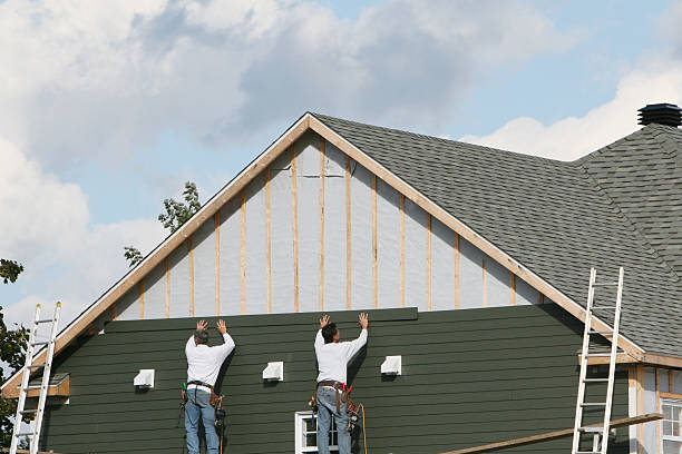 Professional Siding Installation technician working in Springfield, NJ